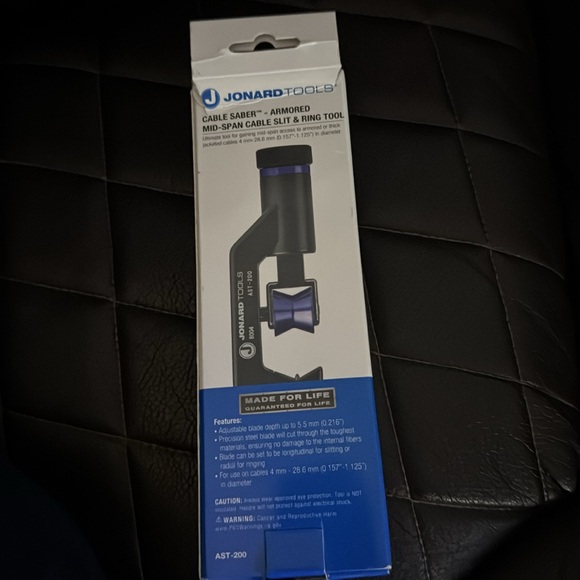 Jonard Tools AST-200 Cable Saber™ Armored Mid Span Cable Slit & Ring Tool - Picture 4 of 5